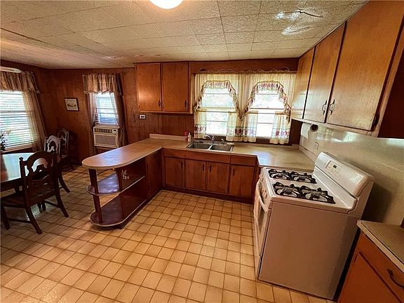 5th image of 131 Woodland Dr