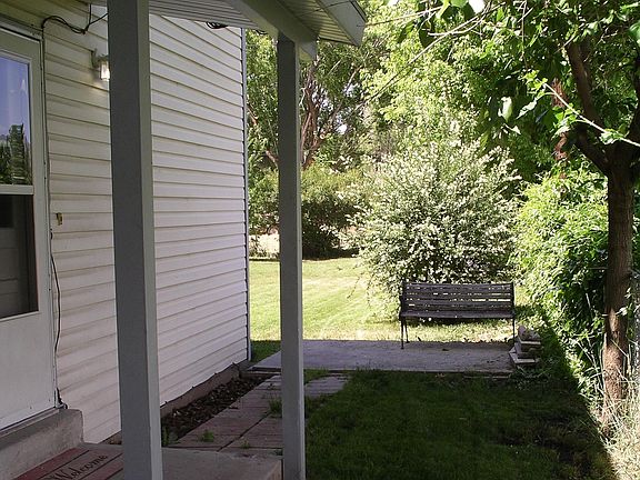 Entrance -View to backyard