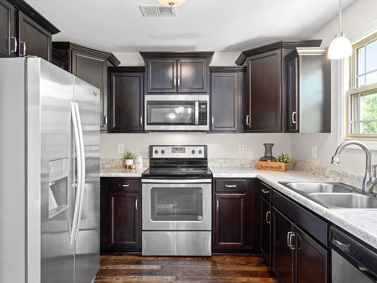 1002 Orchard Hills Dr — Photo 5