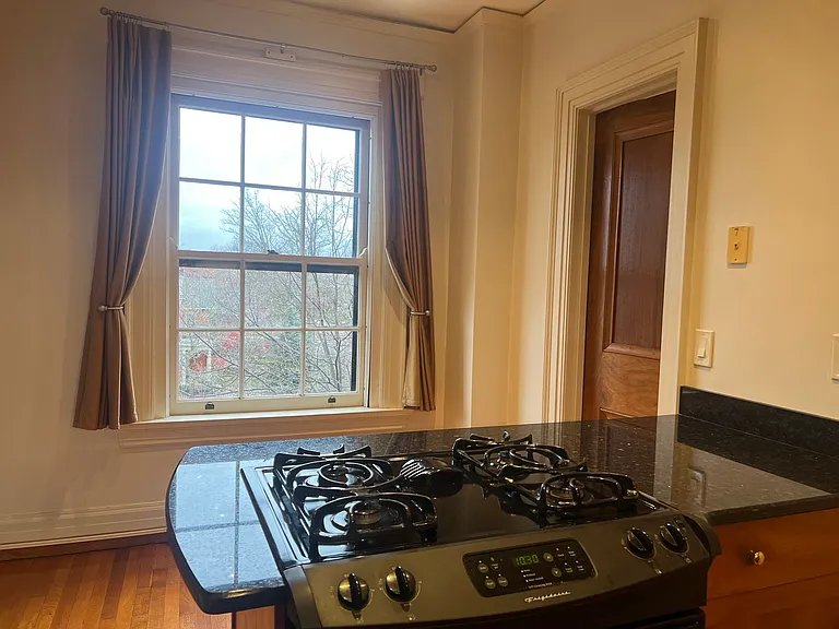 The EB Green Residence — Photo 18