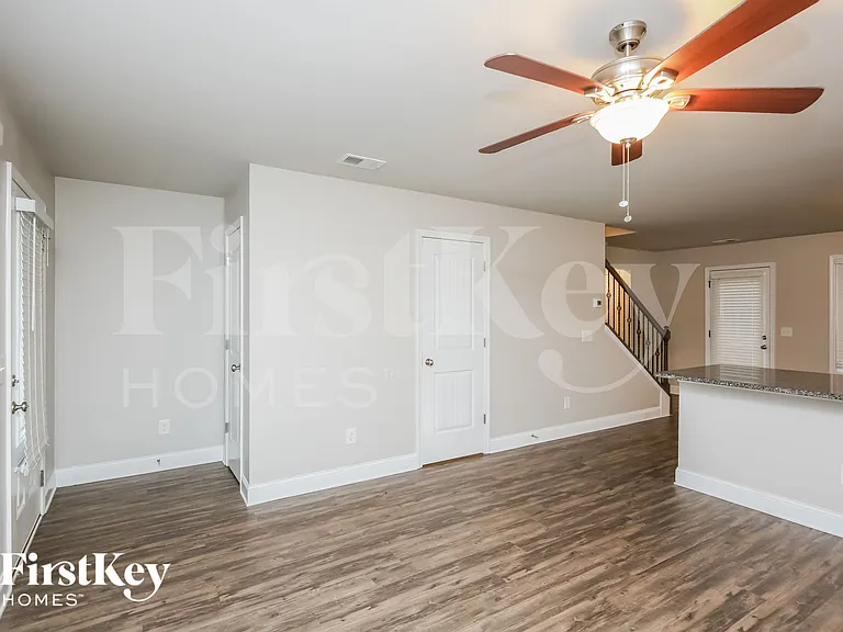 6674 Sawnee Way — Photo 3