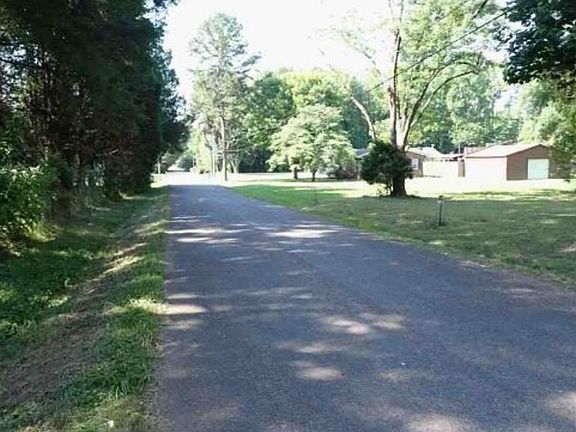 Exterior Neighborhood (street photo)