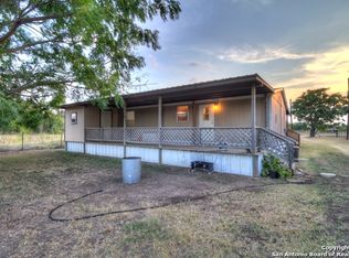 22110 Fm 463, Devine, TX 78016