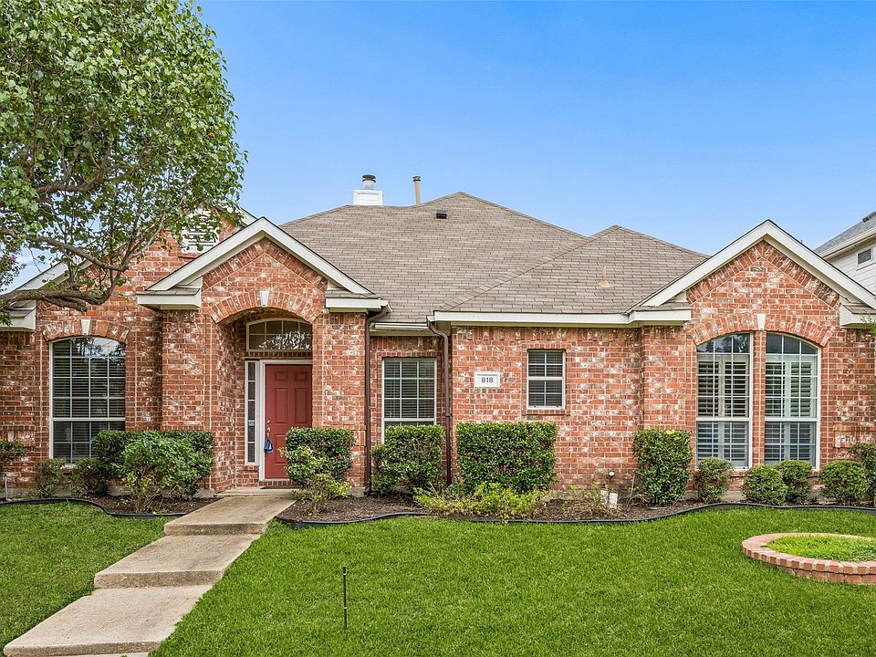 1st image of 818 Water Oak Dr
