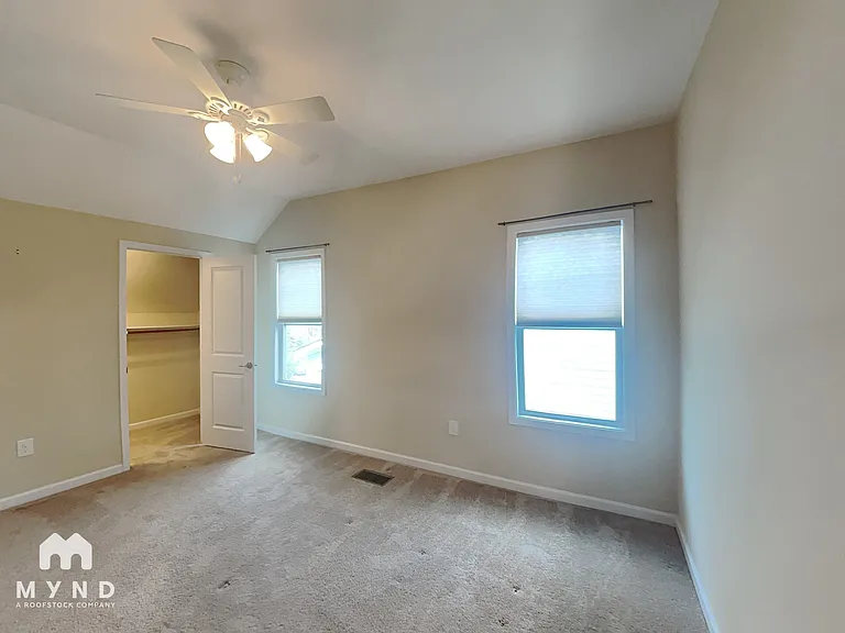 1033 Pemberly Ave — Photo 16