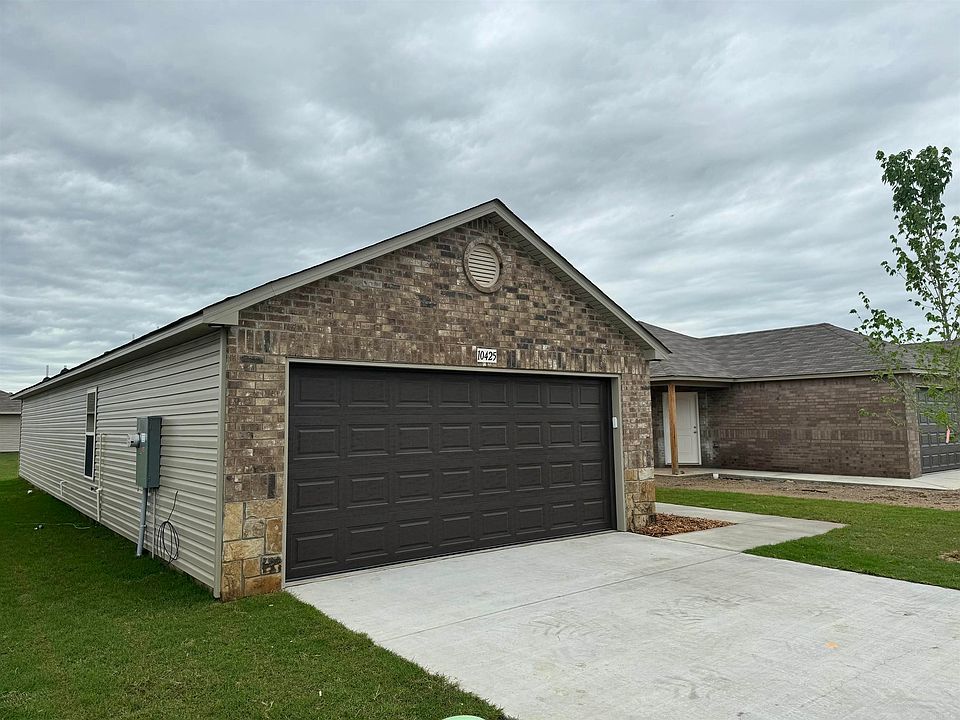 2nd image of 10425 Debbie Dr