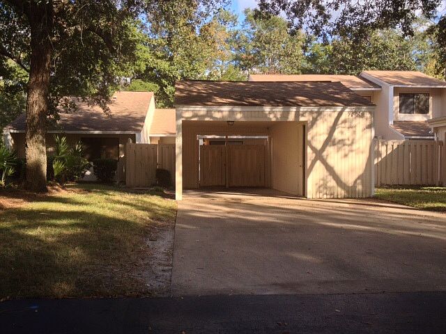 1st image of 800 Bay Dr APT 19