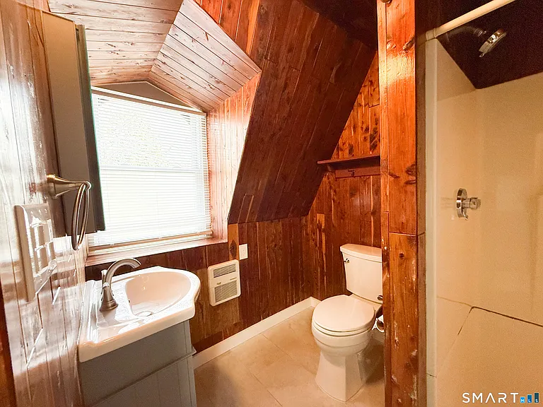 40 Franklin St — Photo 6