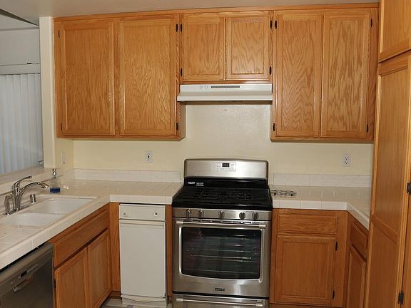 5th image of 2950 Voltaire Dr