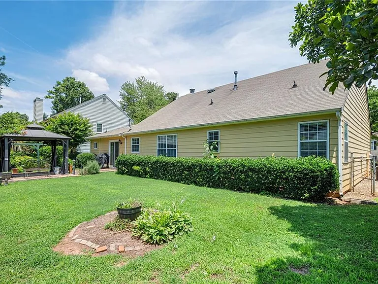 4015 Paloverde Dr NW — Photo 21