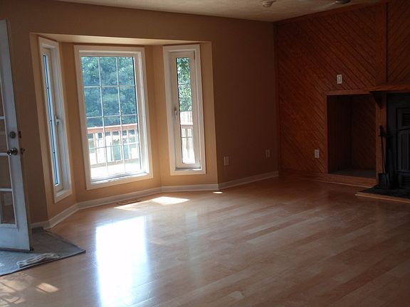 4th image of 308 Tabb Lakes Dr