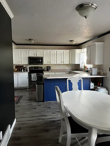 715 E Zinnia Way Photo 1