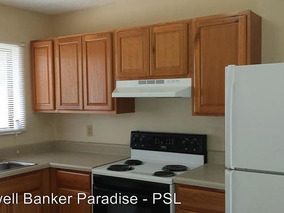 2nd image of 2014 SE West Dunbrooke Cir