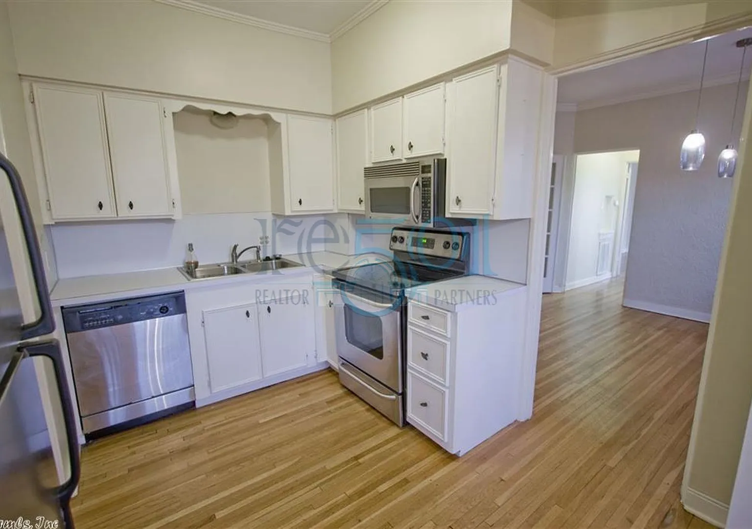 Fairfax Terrace Condos — Photo 3