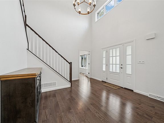 4th image of 7516 Alvina Ct