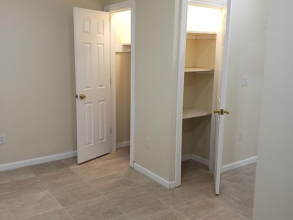 4th image of 1471 Ovington Ave #1