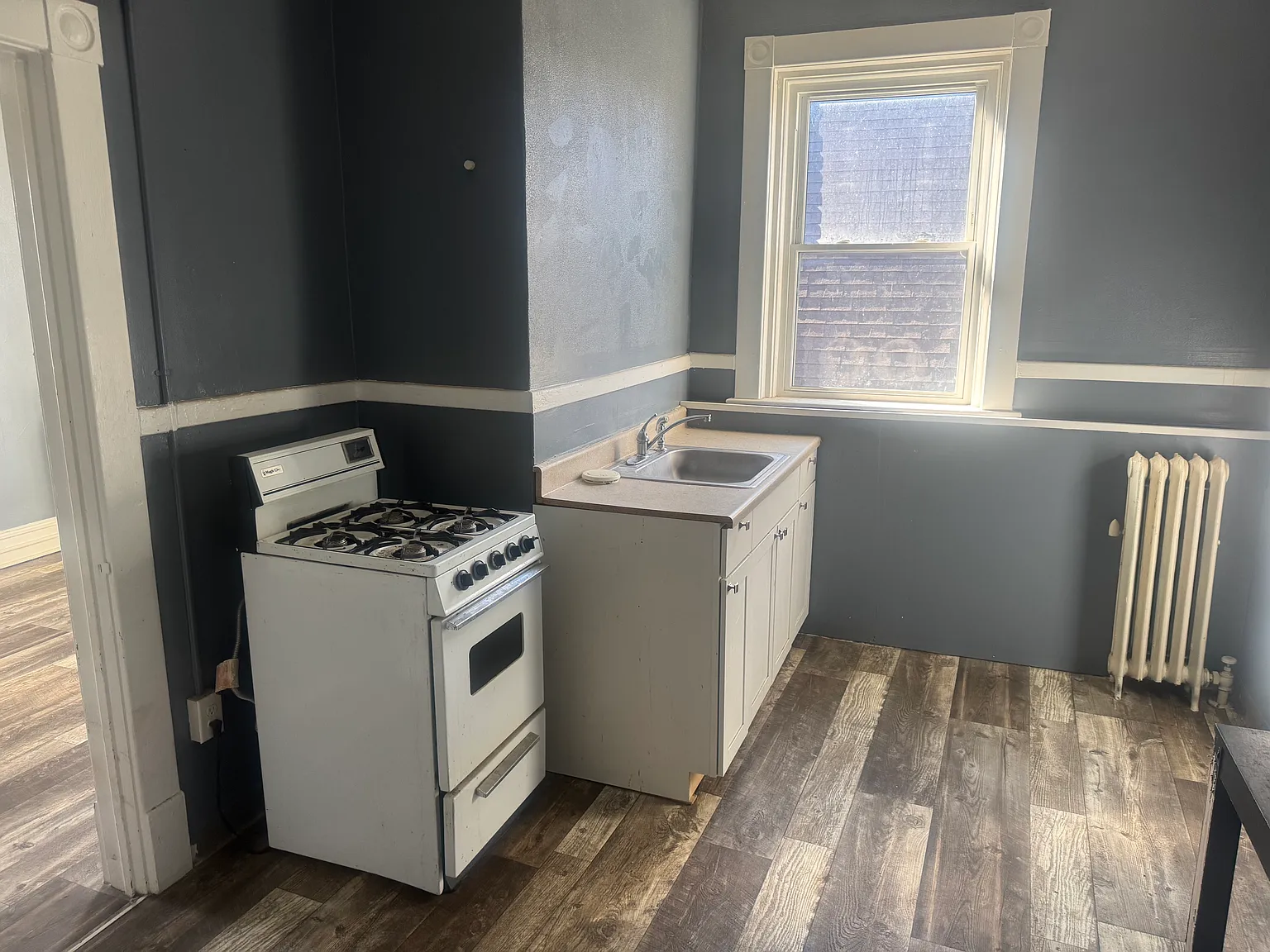 2 bed, $950 — Photo 1
