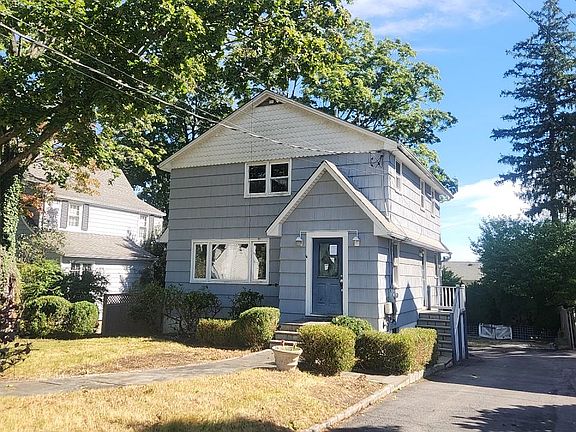 2nd image of 10 Shelley Avenue