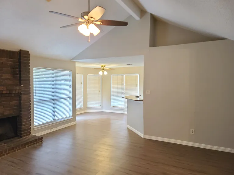4735 Hollow Tree Dr — Photo 3