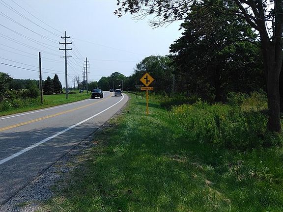4th image of 13075 Mayfield Rd