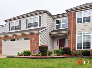 306 English Oak Ln, Streamwood, IL 60107