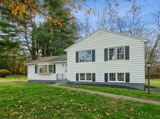 30 Saddle Rock Dr, Poughkeepsie, NY 12603