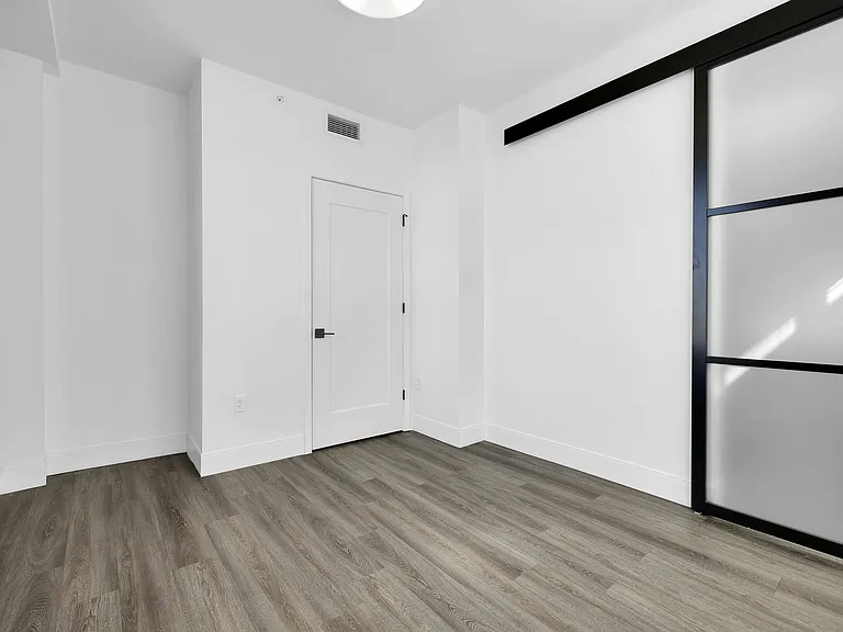 The Residences at Barnett — Photo 45