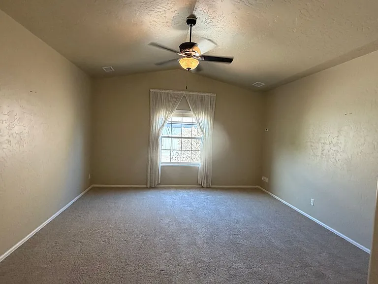 1825 Venetian Dr — Photo 17