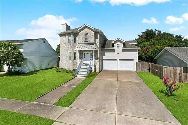 4 bed, 3.0 bath, 2414 sqft, $2,700 — Photo 2