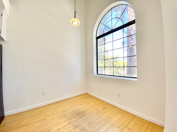 4th image of 9803 Tabor St #207