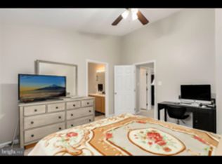 43173 Center St #1, Chantilly, VA 20152