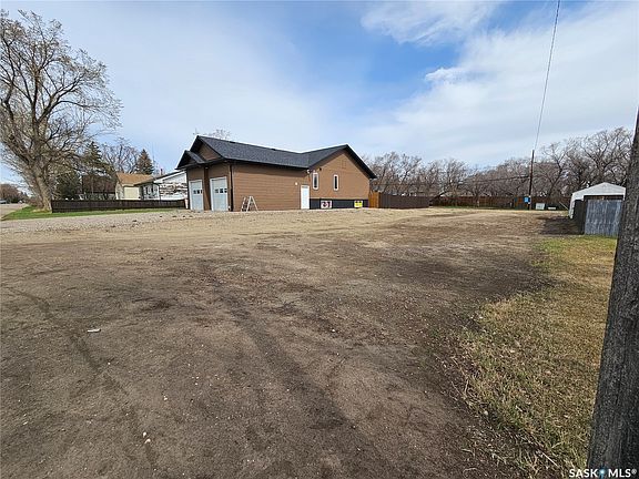 4th image of 549 5th Avenue E