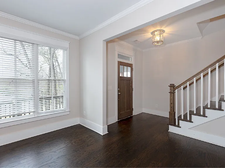 2033 Cherokee Dr — Photo 11