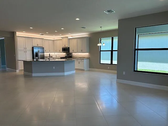 12449 SW La Costa St — Photo 8