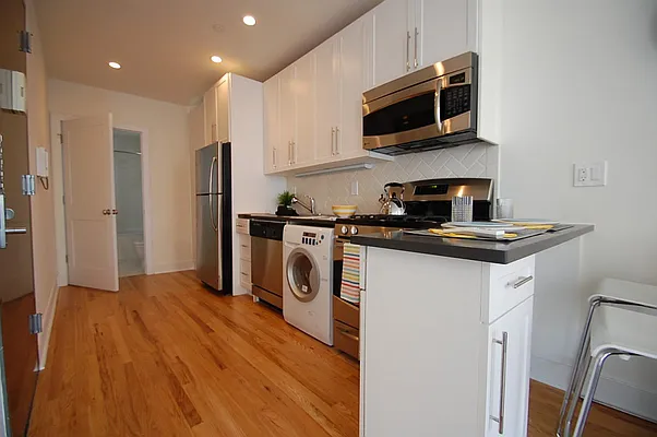 Rented by Bohemia Realty Group | media 19