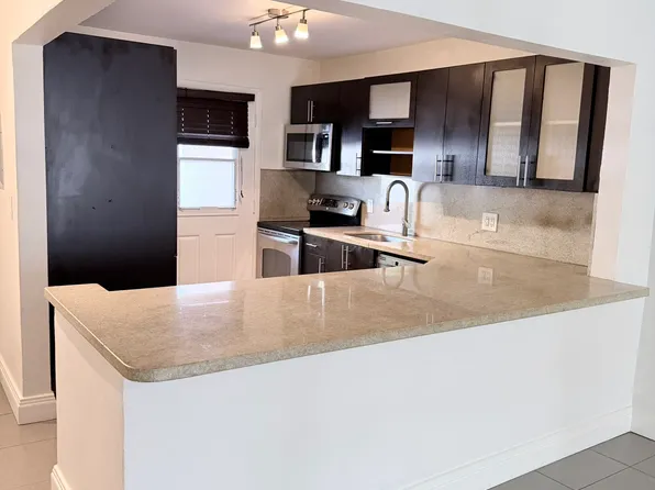 251 Galen Dr APT 111E, Key Biscayne, FL 33149