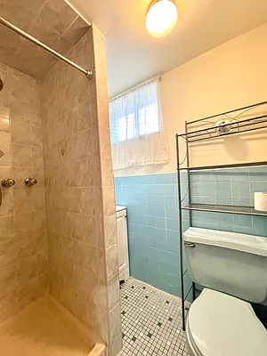 Rented by Astoria Realty | media 18