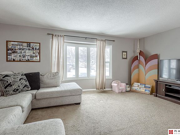 4th image of 5511 S 105th St