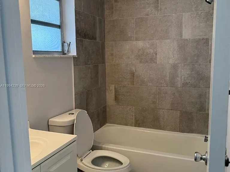 1824 Monroe St #14 — Photo 7