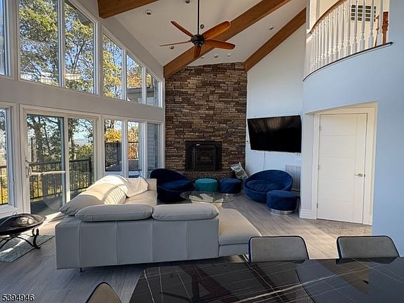 5th image of 4 Vista Ln