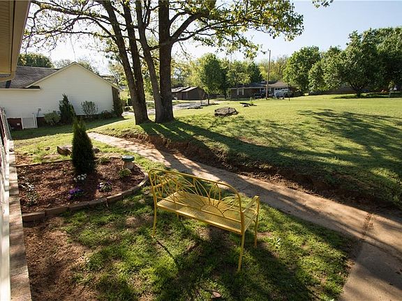 2nd image of 506 Fir Dr