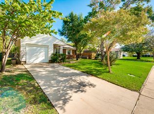 525 Overhill Dr, Arlington, TX 76010