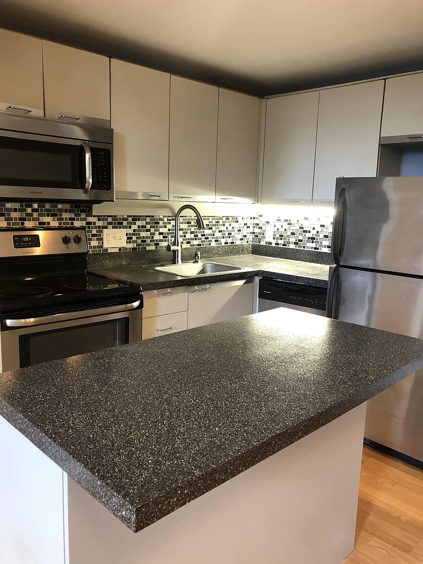 1052 S Kingshighway Blvd #F photo 1