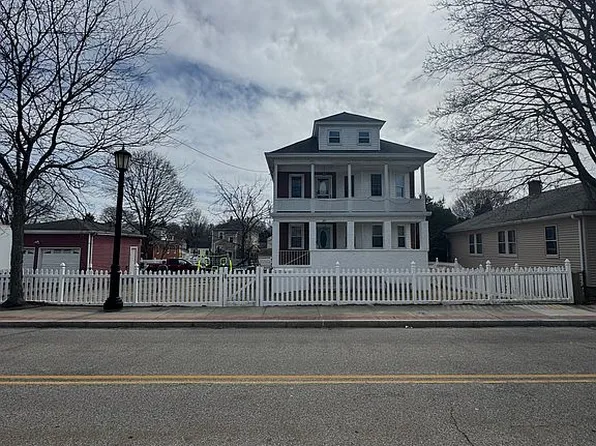 88 Maple Ave, Barrington, RI 02806