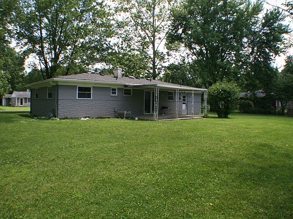 3rd image of 572 Meadow Ln #House