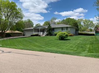 3540 Graham Ave, Grand Island, NE 68803