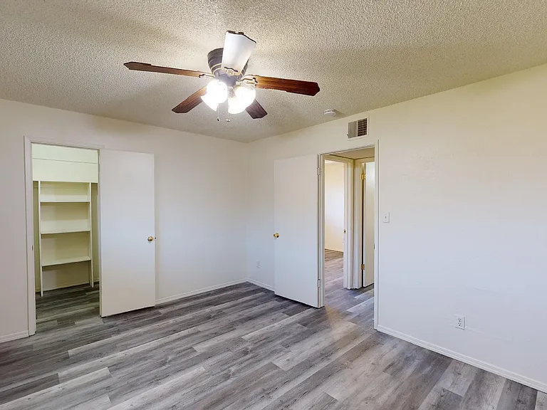2631 Lawrence St #5 — Photo 11
