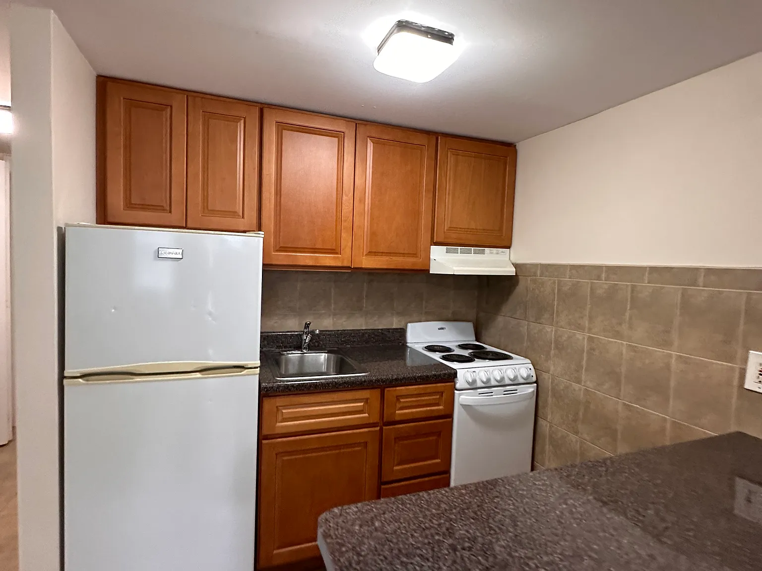 202-204 Balcom Ave — Photo 3
