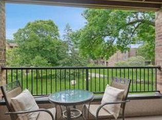 2240 Midland Grove Rd APT 201, Roseville, MN 55113