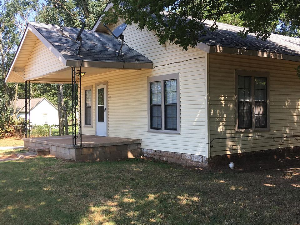 Front porch area